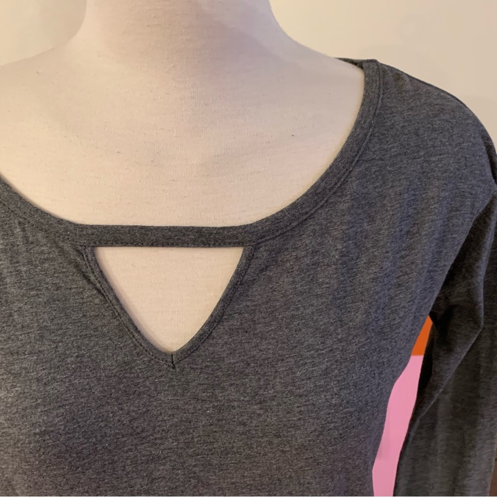 VOLCOM wrap body l/s top . Size L
